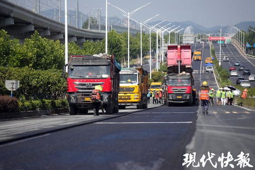 迎熱而上,高溫天里南京公路養護忙