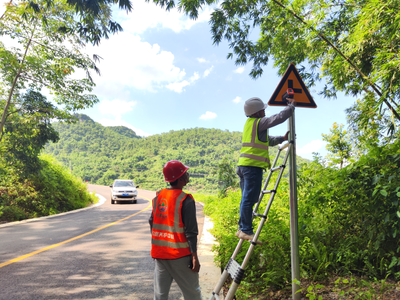 平果公路養護中心全力筑牢防汛安全防線