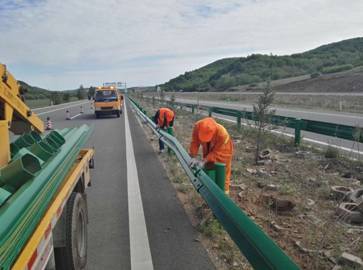 扎蘭屯公路養護管理處嚴抓安全養護不放松
