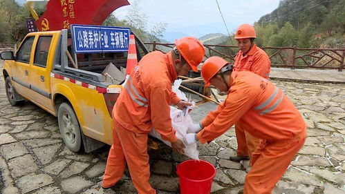 寒潮來襲 公路養護工人加強巡查 確保山區道路交通安全