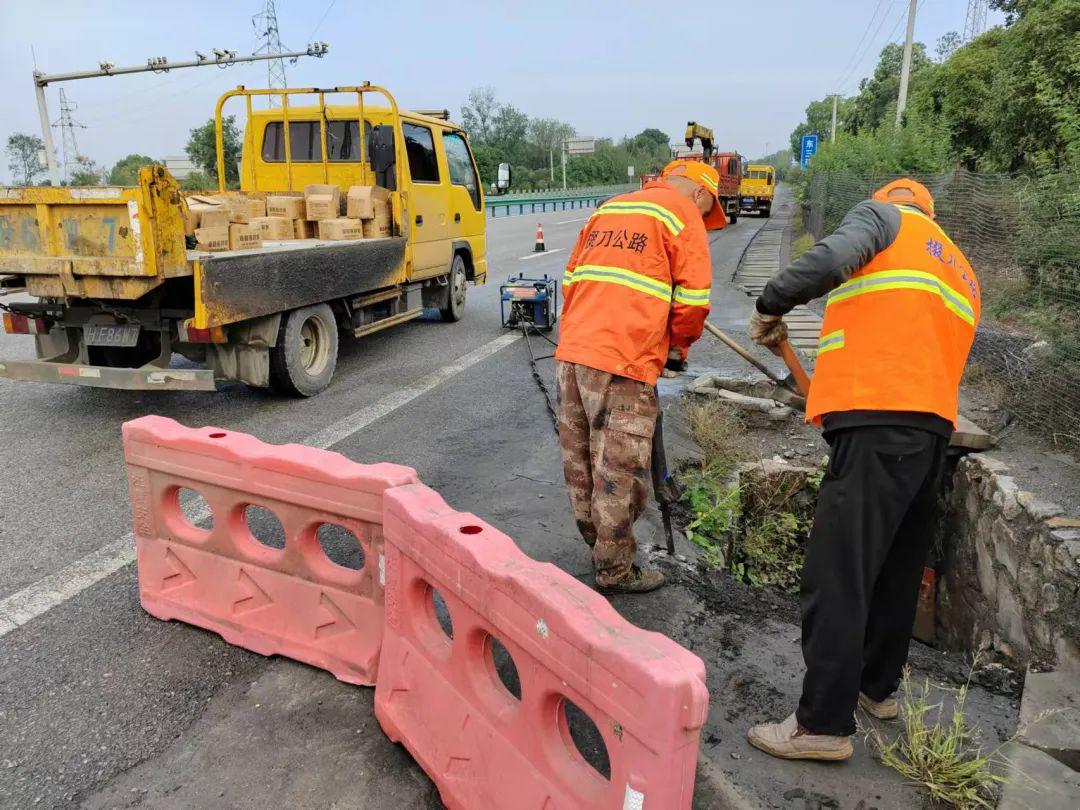 荊門市掇刀區全面啟動春季公路養護專項行動