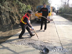 婁星區公路養護所 著力提升縣級 融城 民生 公路通行環境